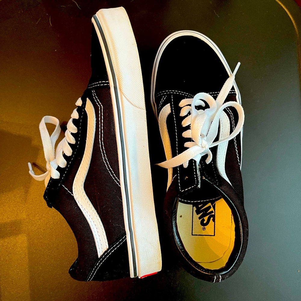 NEW Vans low top black sneakers